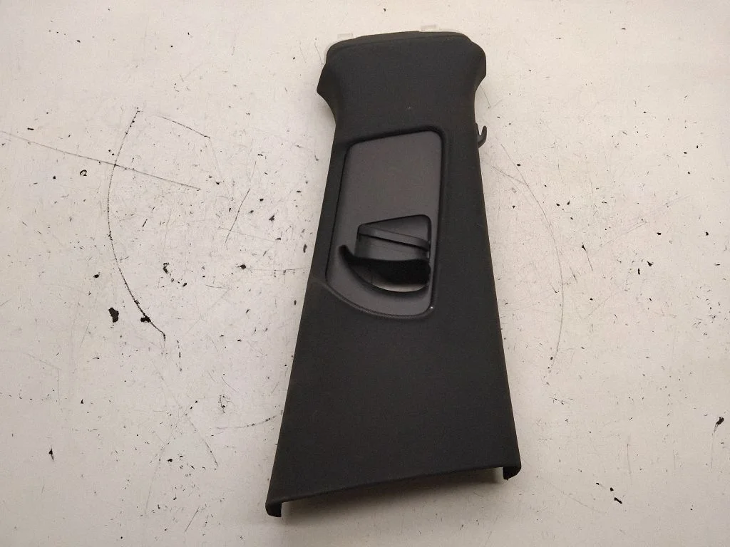 (B) pillar trim (top) – Audi Q5 SQ5 8R (2008-2017)