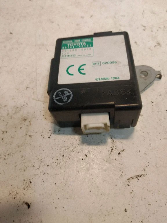 Durvju elektronikas vadības bloks – Toyota RAV 4 (XA20) (2000-2005)