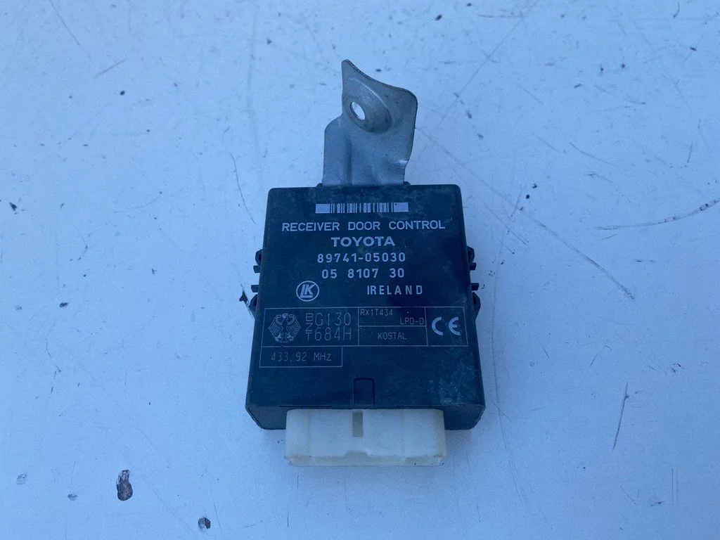 Durvju elektronikas vadības bloks 8974105010