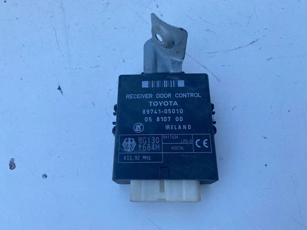 Durvju elektronikas vadības bloks 8974105010