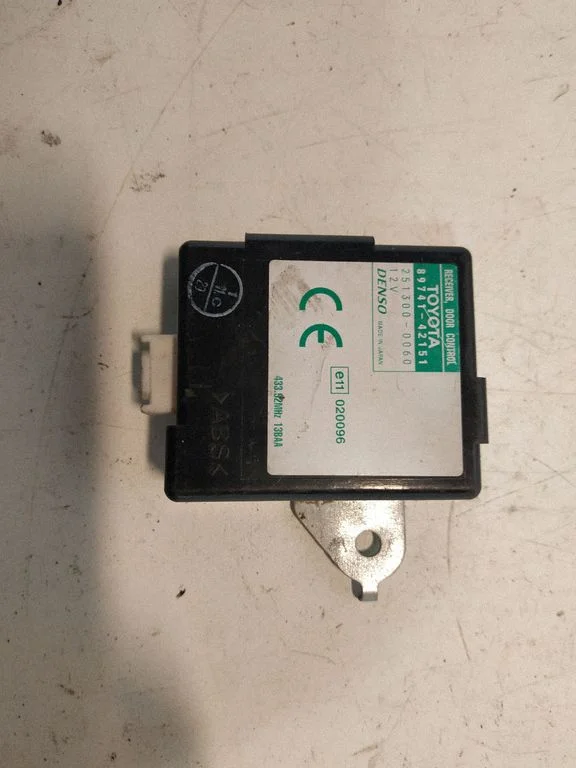 Durvju elektronikas vadības bloks – Toyota RAV 4 (XA20) (2000-2005)