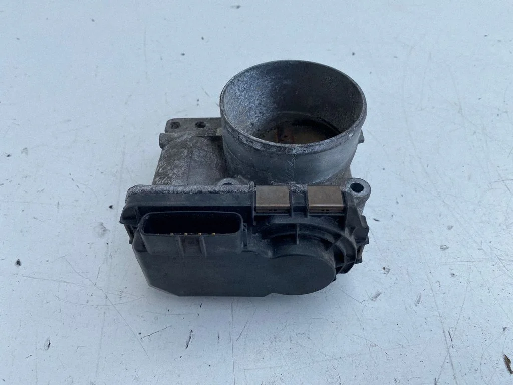 Throttle valve 8677796