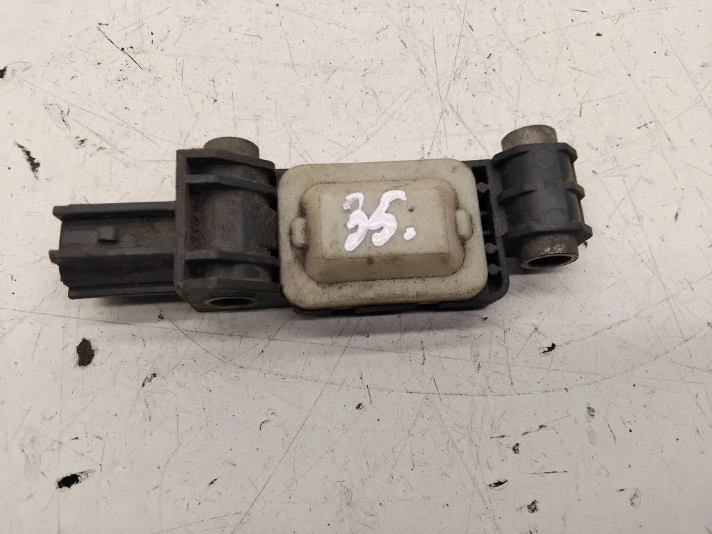 Drošības spilvenu trieciena sensors – Audi A4 S4 B7 8E 8H (2005-2008)