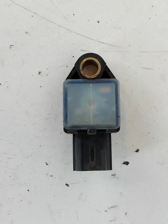 Drošības spilvenu trieciena sensors