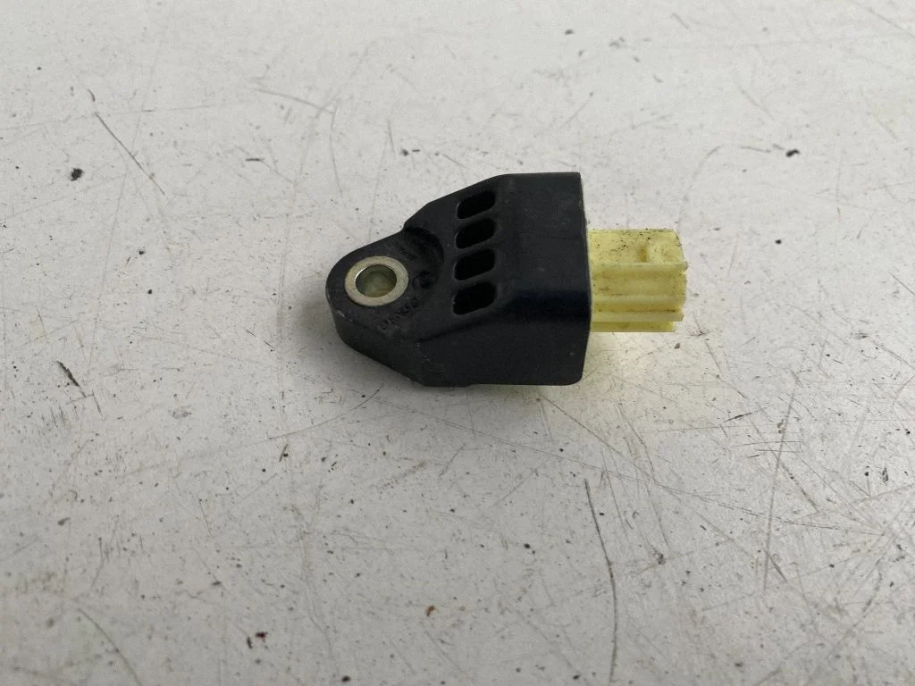 Drošības spilvenu trieciena sensors 8983133050
