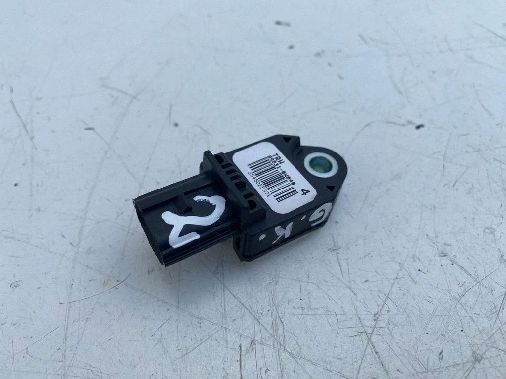 Airbag deployment crash/impact sensor – Lexus IS 220D-250-350 (2006-2013)