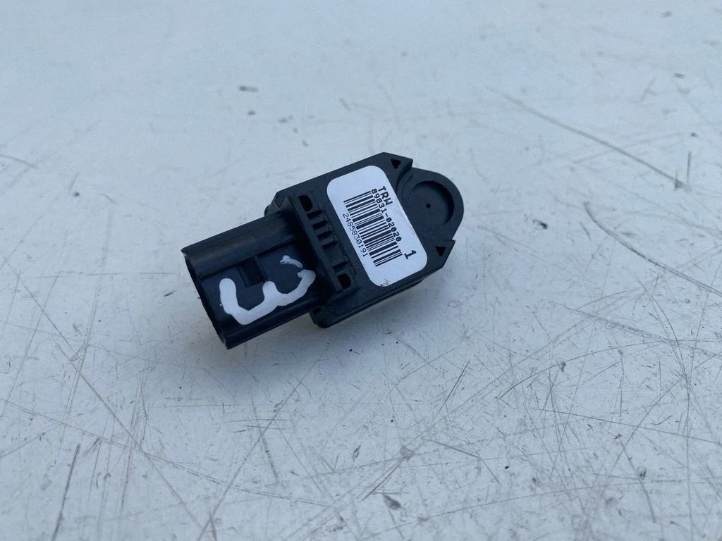 Drošības spilvenu trieciena sensors 8983102020