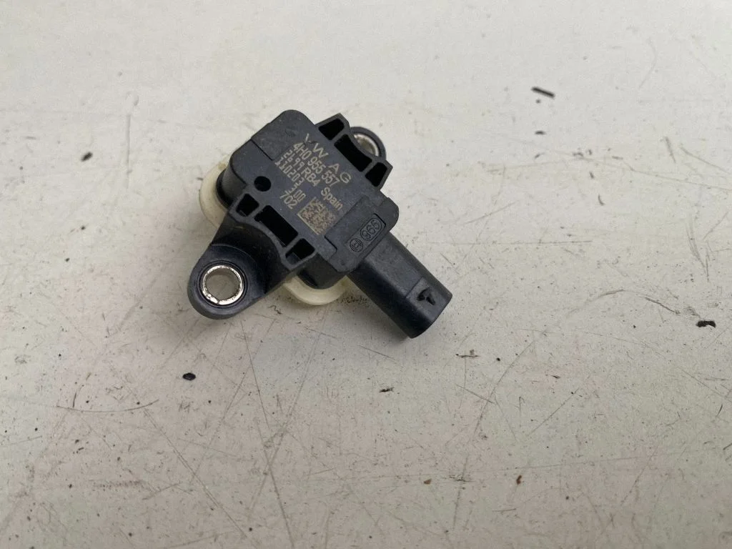 Drošības spilvenu trieciena sensors 4H0955557