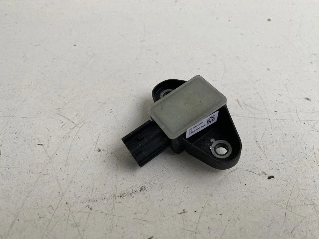 Drošības spilvenu trieciena sensors