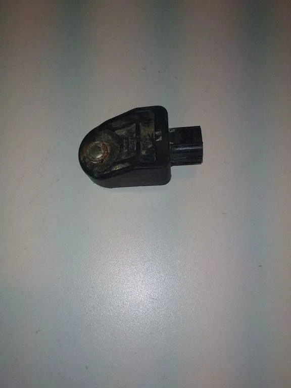 Turvapadja löögiandur 8917342080
