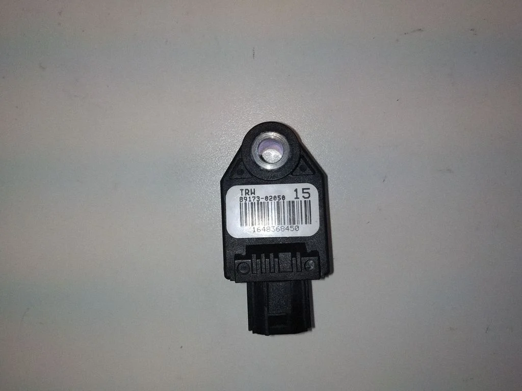 Drošības spilvenu trieciena sensors 8917302050