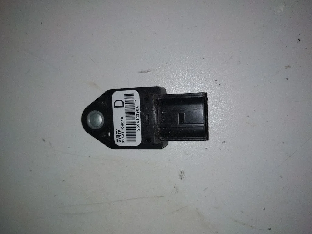 Turvapadja löögiandur 898310W010