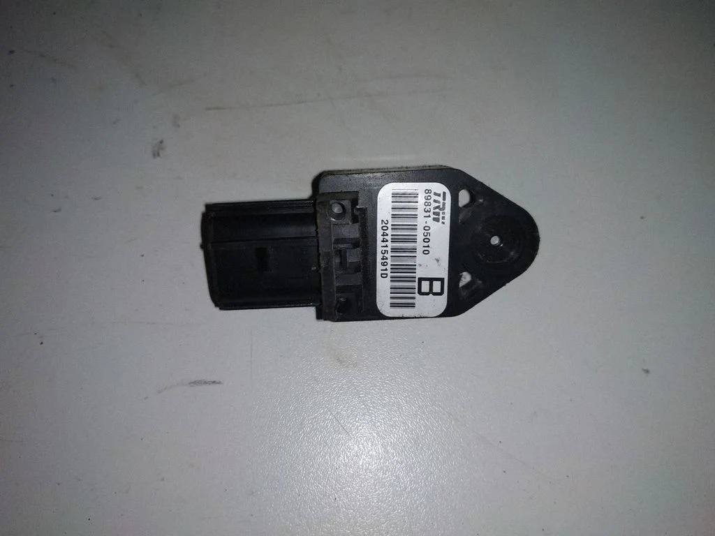Drošības spilvenu trieciena sensors 8983105010