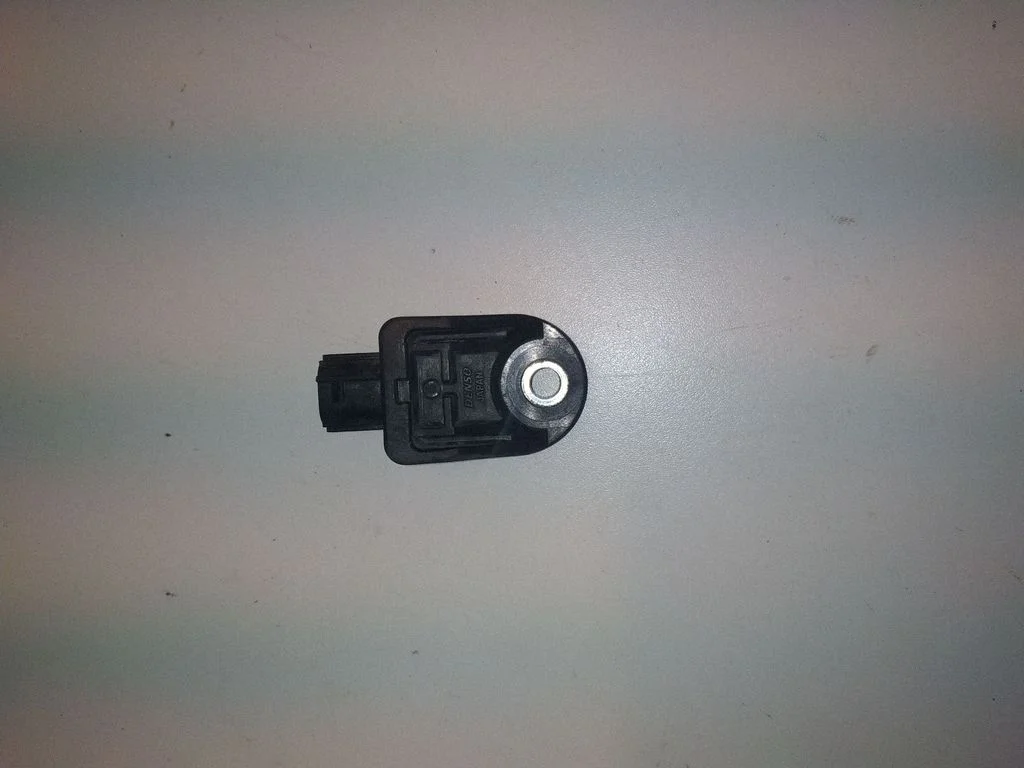 Turvapadja löögiandur 8917342080