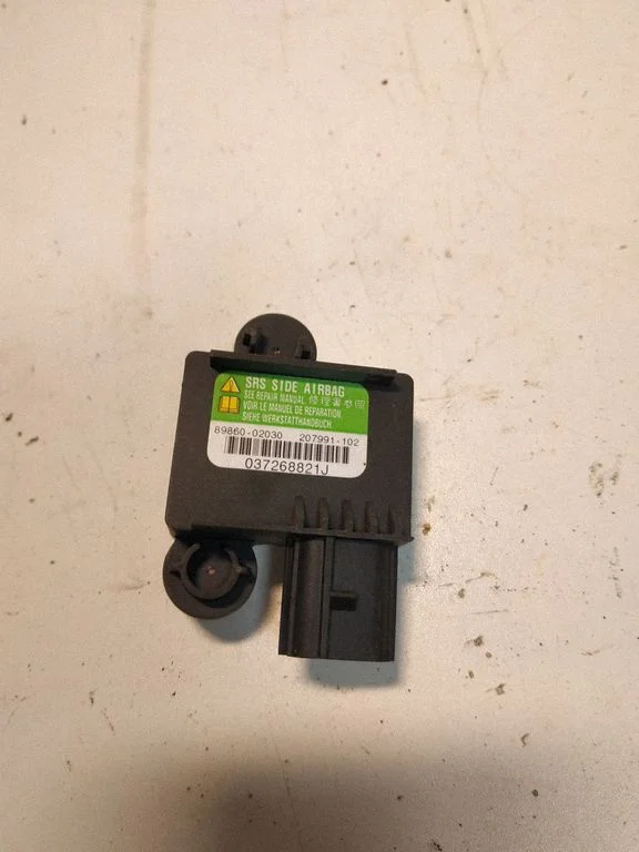 Drošības spilvenu trieciena sensors 8986002030