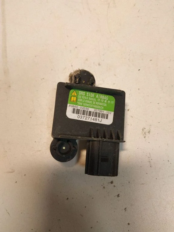Drošības spilvenu trieciena sensors 8986002030
