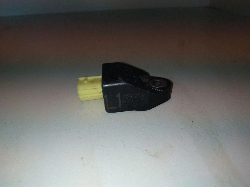 Turvapadja löögiandur 8983148020