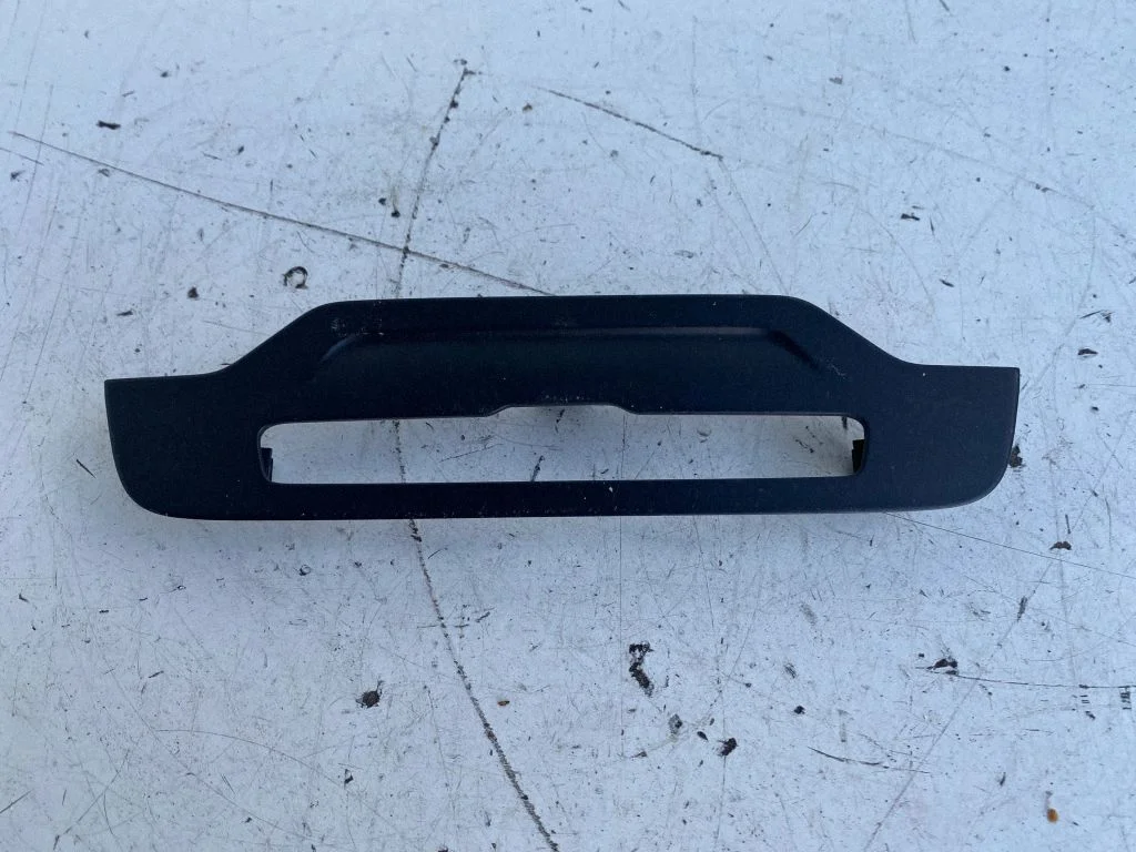 Panel trim – Volvo V70 (2008-2013)