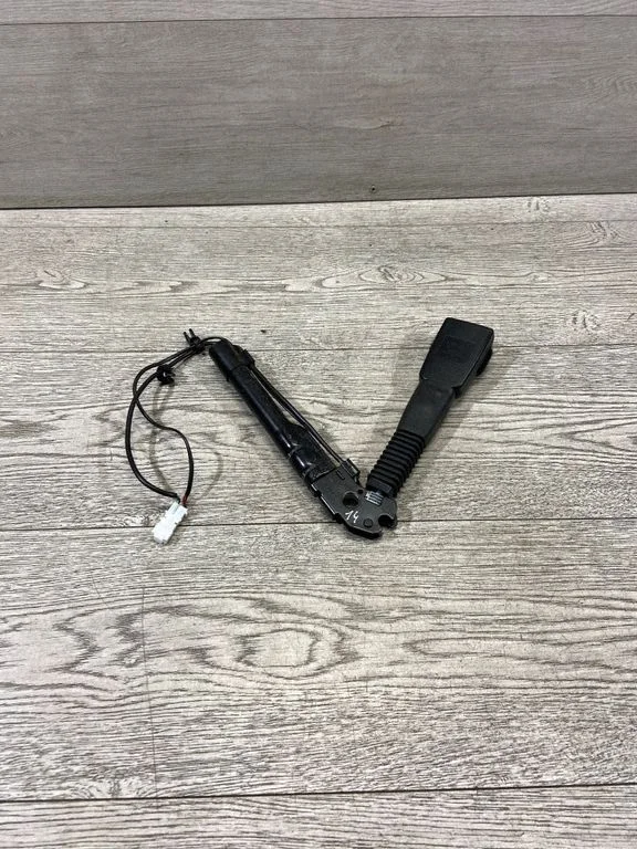 Front seatbelt buckle – BMW 3 Series F30 F35 F31 (2012-2018)