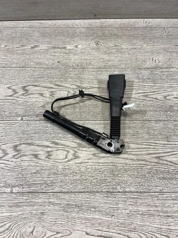 Front seatbelt buckle – BMW 3 Series F30 F35 F31 (2012-2018)