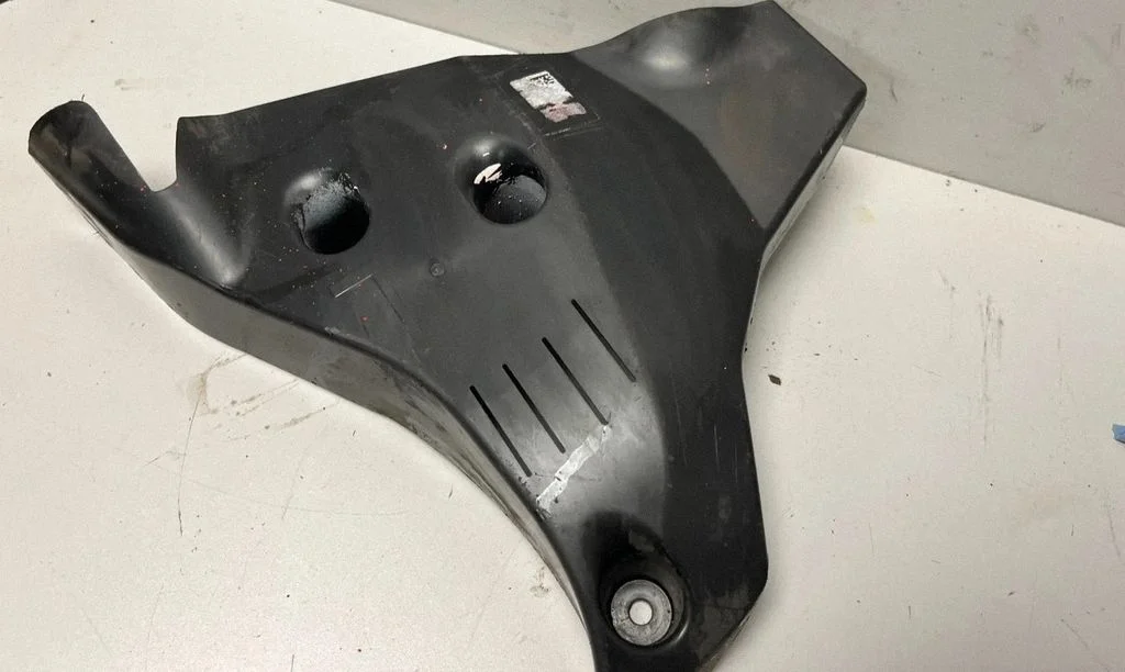 Rear underbody cover/under tray 8841459
