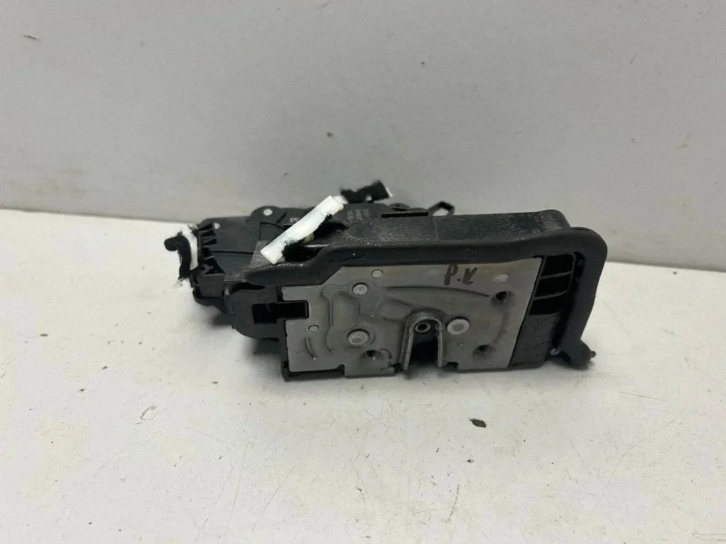 Coupe door lock (next to the handle) – BMW X3 G01 (2018-2024)