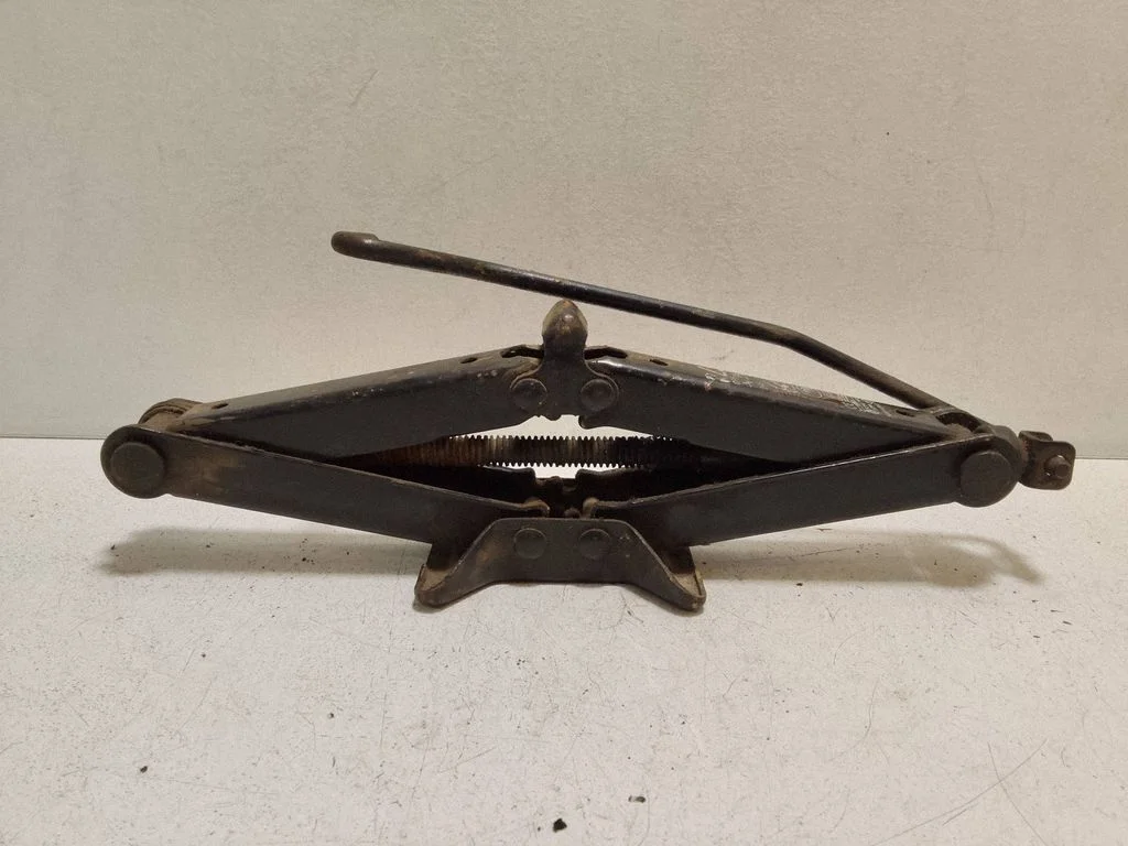 Lift Jack 8200153953