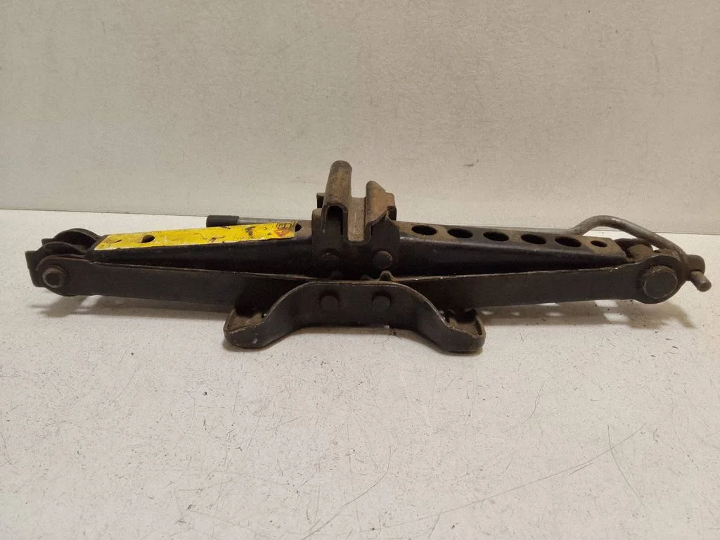 Lift Jack – Ford C-MAX I (2003-2010)