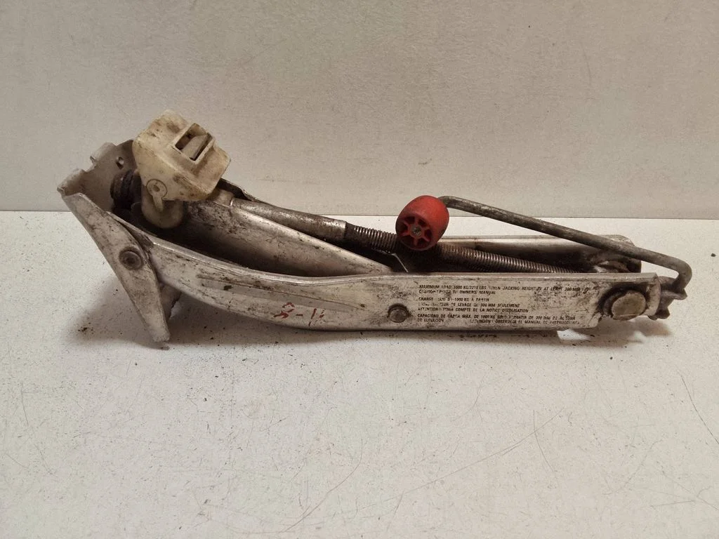 Lift Jack – Audi A8 S8 D2 4D (1994-2002)