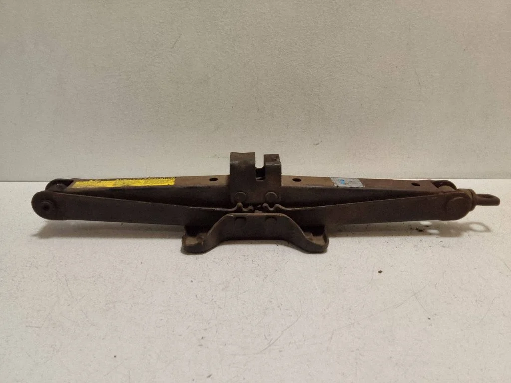 Lift Jack – Toyota RAV 4 (XA30) (2006-2016)