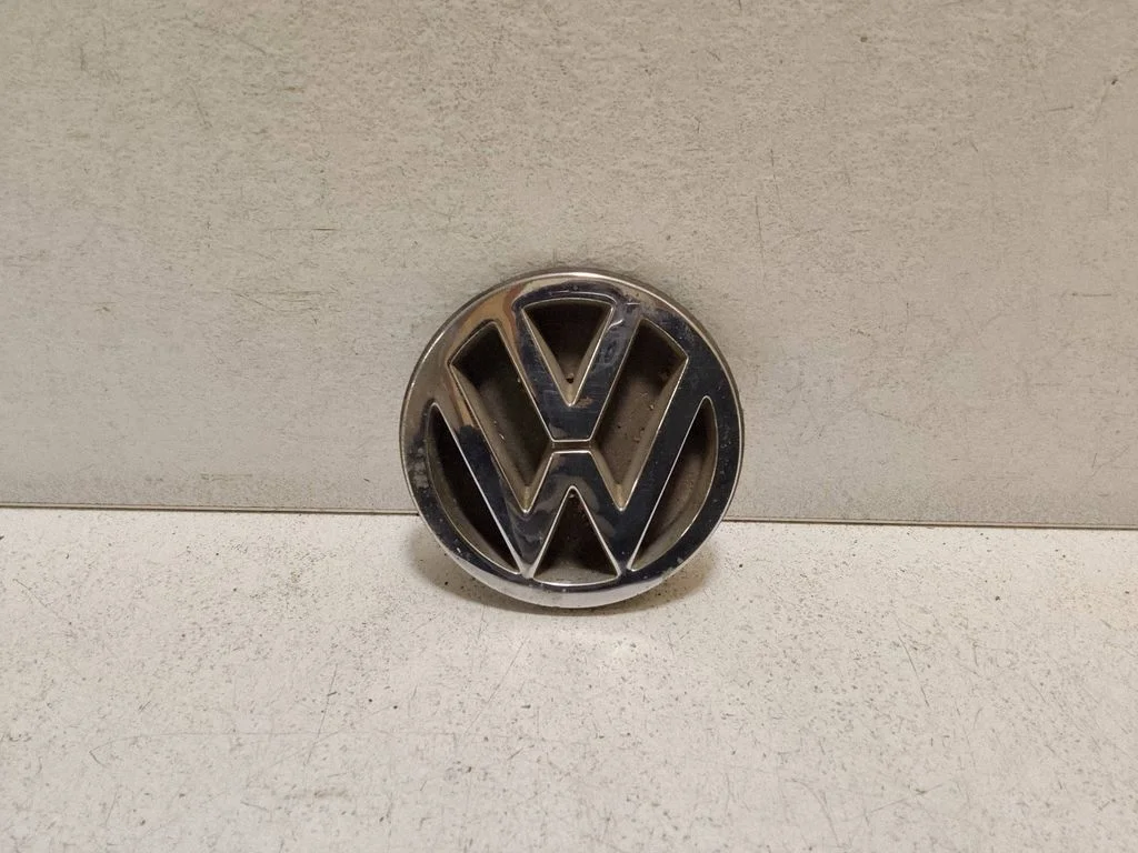 Manufacturers badge/model letters – Volkswagen Passat B3 (1988-1993)