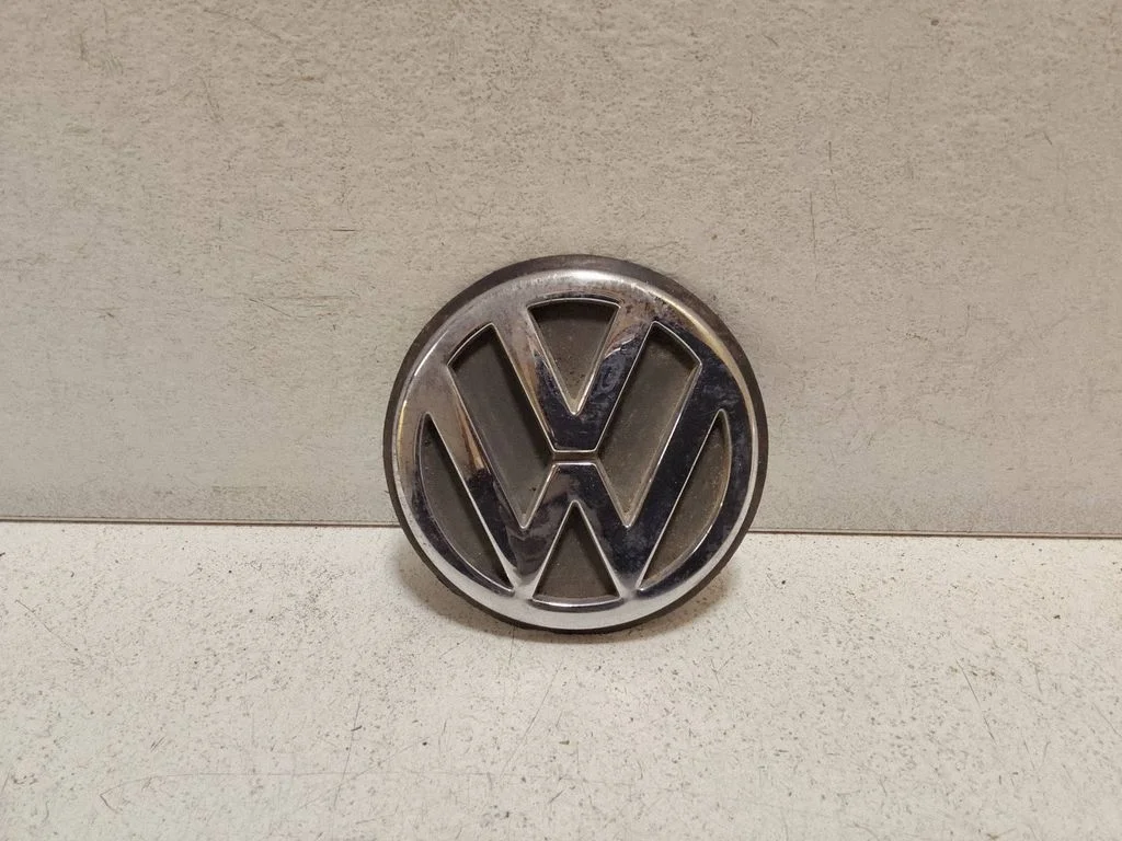 Manufacturers badge/model letters – Volkswagen Passat B4 (1994-1996)