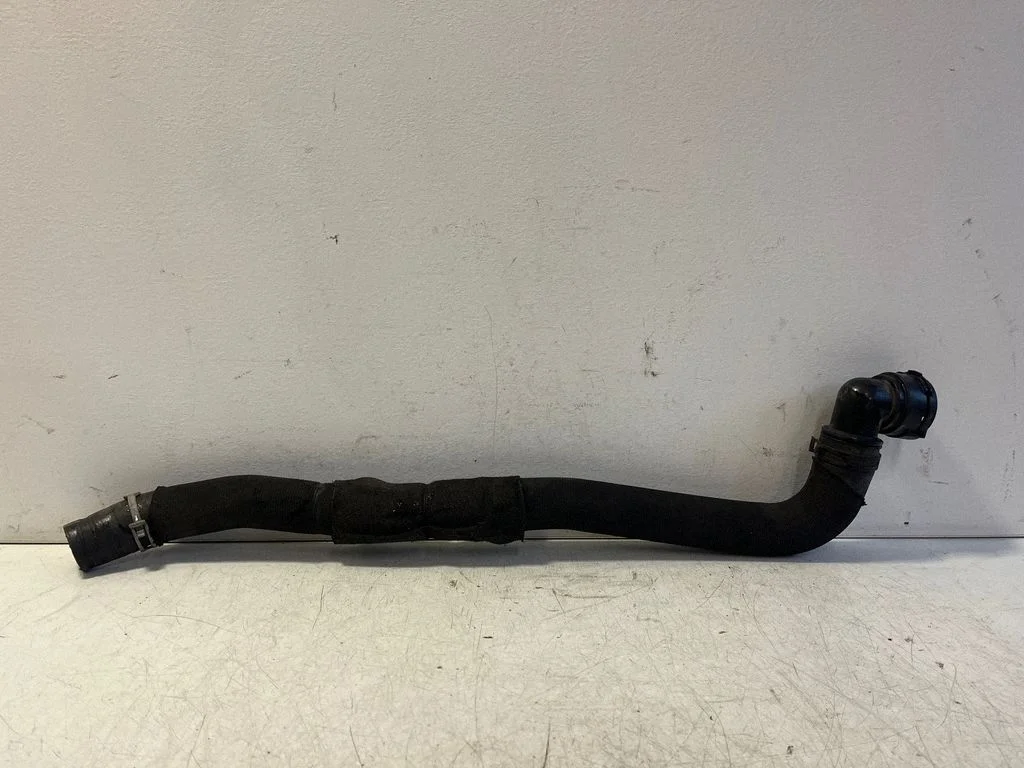 Engine coolant pipe/hose MB3G8B274FD