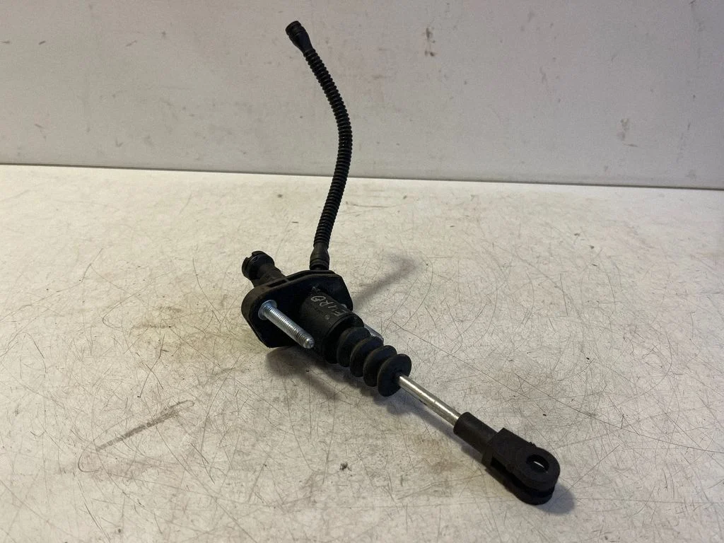 Clutch master cylinder – Opel Astra H (2004-2012)