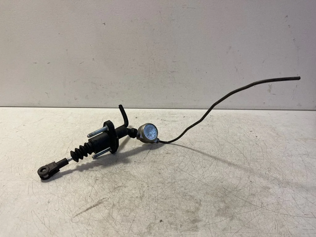 Clutch master cylinder – Opel Astra H (2004-2012)