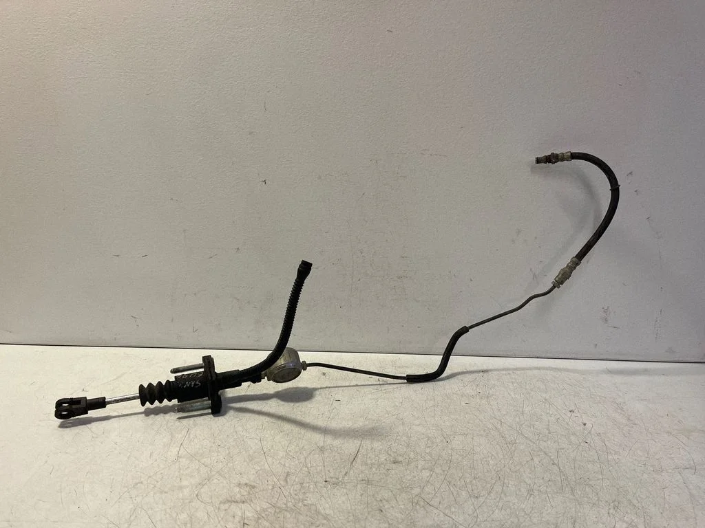 Clutch master cylinder – Opel Astra H (2004-2012)