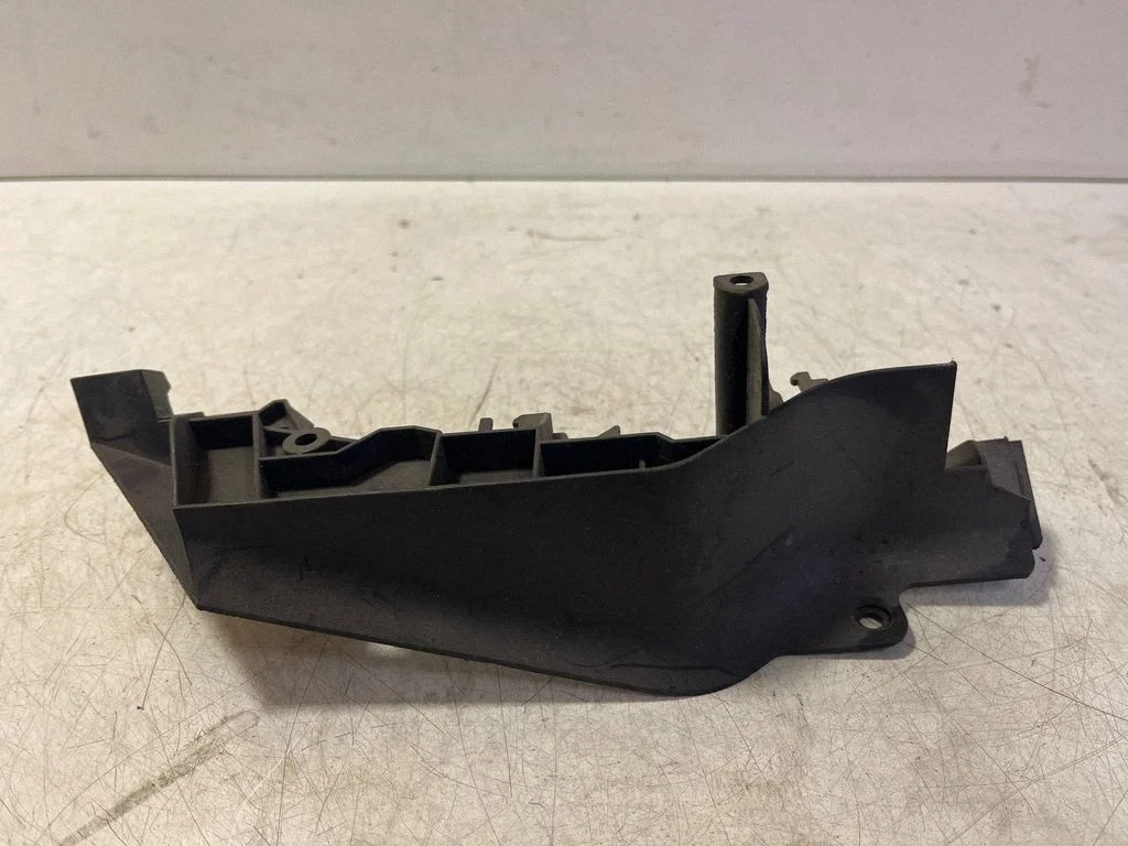 Other engine bay part 8E0971845H