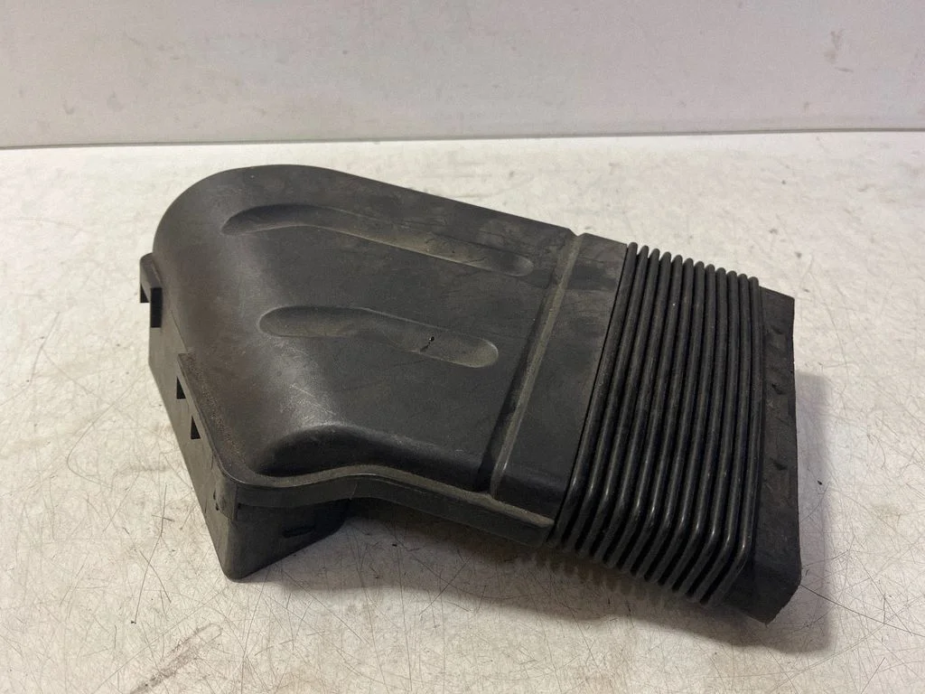 Air intake duct part – Audi A4 S4 B6 8E 8H (2001-2005)