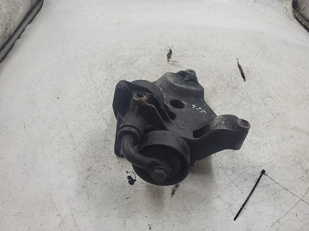 A/C compressor mount bracket 64557787319