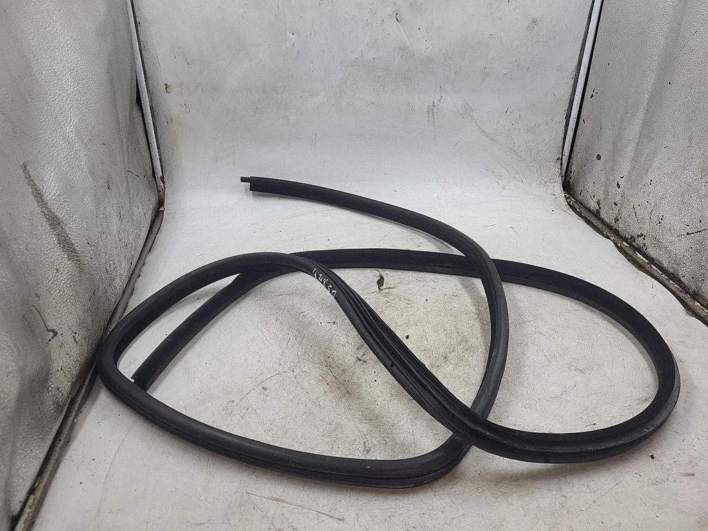 Tagaukse tihend (kere pool) – BMW 5-seeria E39 (1996-2003)