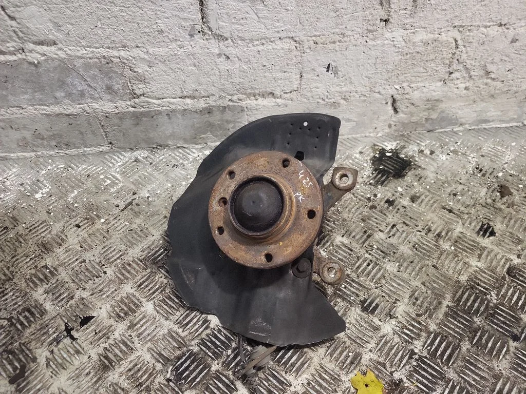 Front wheel hub – BMW 3 Series E46 (1998-2005)