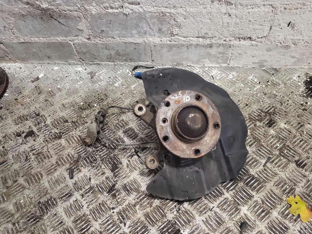 Front wheel hub – BMW 3 Series E46 (1998-2005)