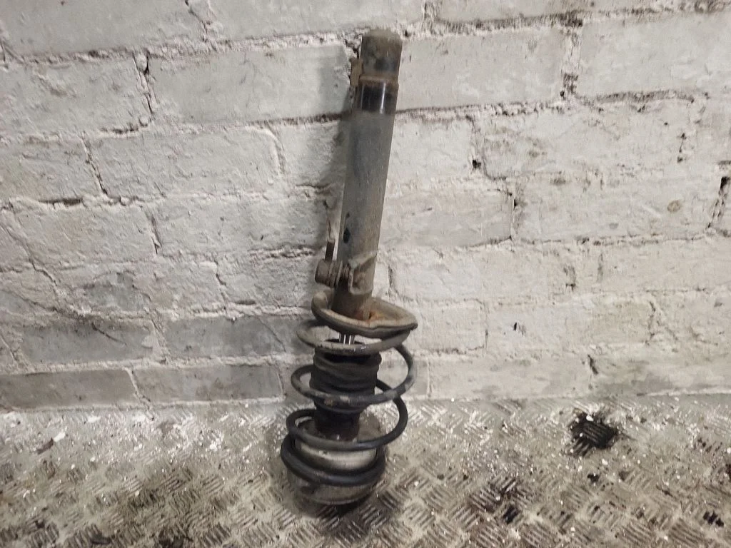 Front shock absorber with coil spring – BMW 3 Series E46 (1998-2005)