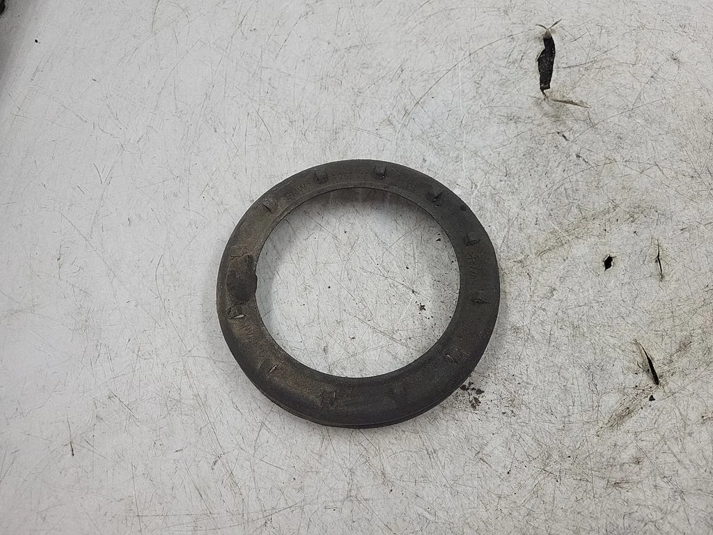 Kütusepumba (paagis) lukustusmutter – BMW 3-seeria E46 (1998-2005)