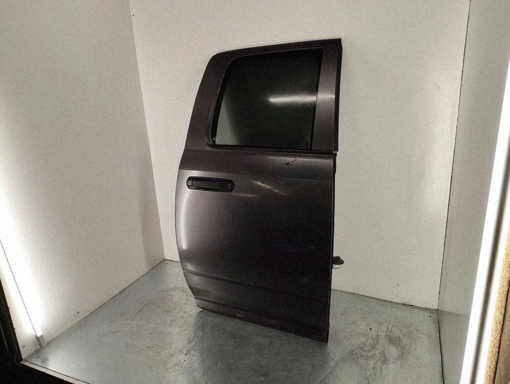 Rear door 04589872AD