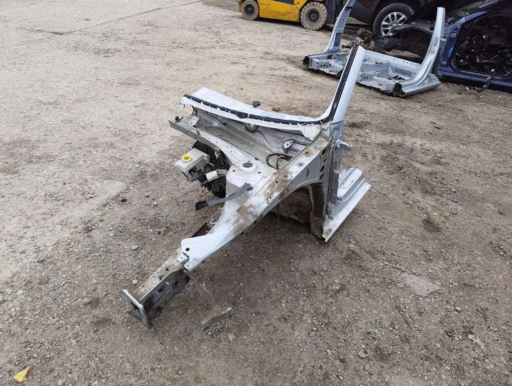 Esimene küljepaneel – Audi A3 S3 8V (2013-2019)
