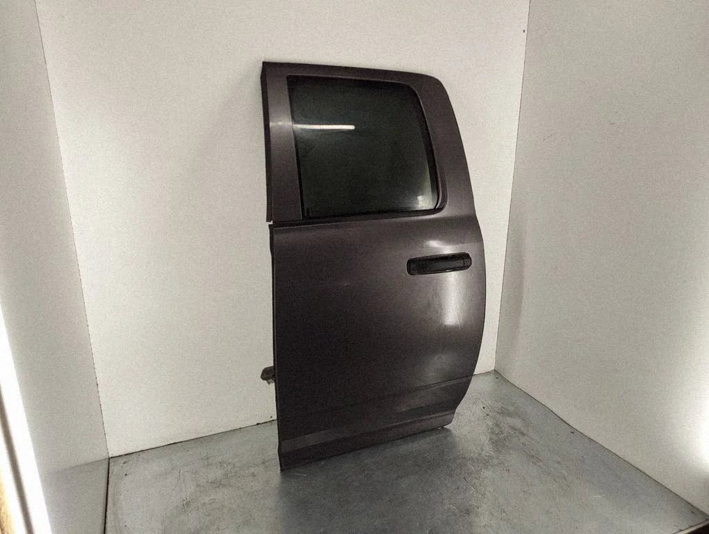 Rear door 04589873AD