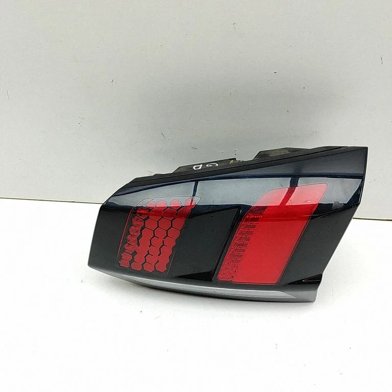 Tailgate rear/tail lights 9811027780
