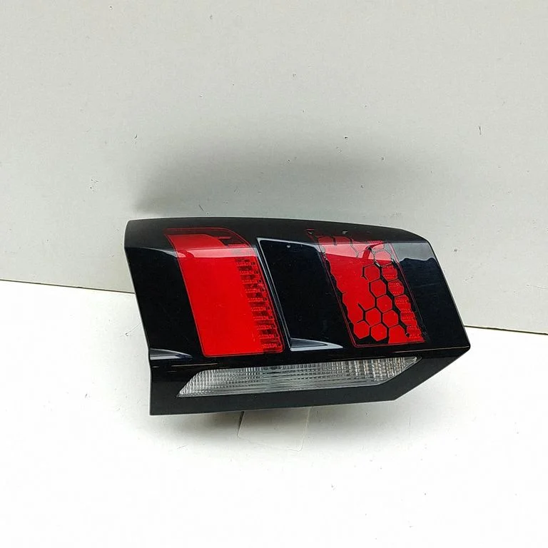 Tailgate rear/tail lights 9811027880