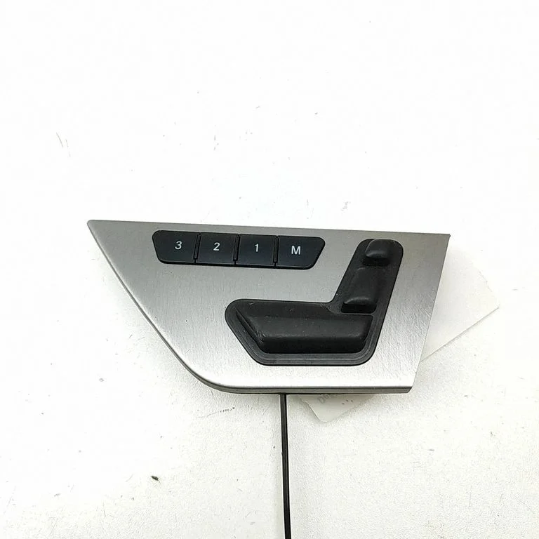 Przełącznik regulacji fotela A2128700558